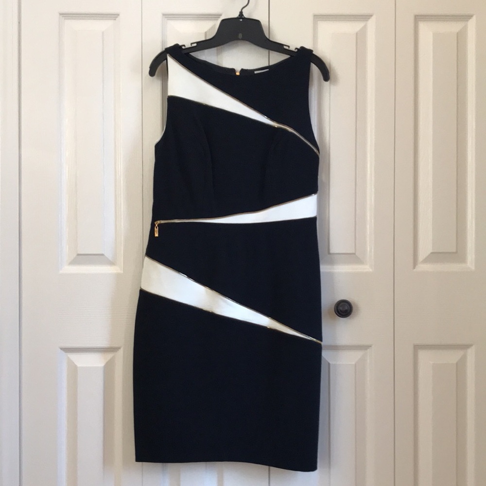 Cache Black & White Dress with Gold Zipper Zig Zag Design Sz 12